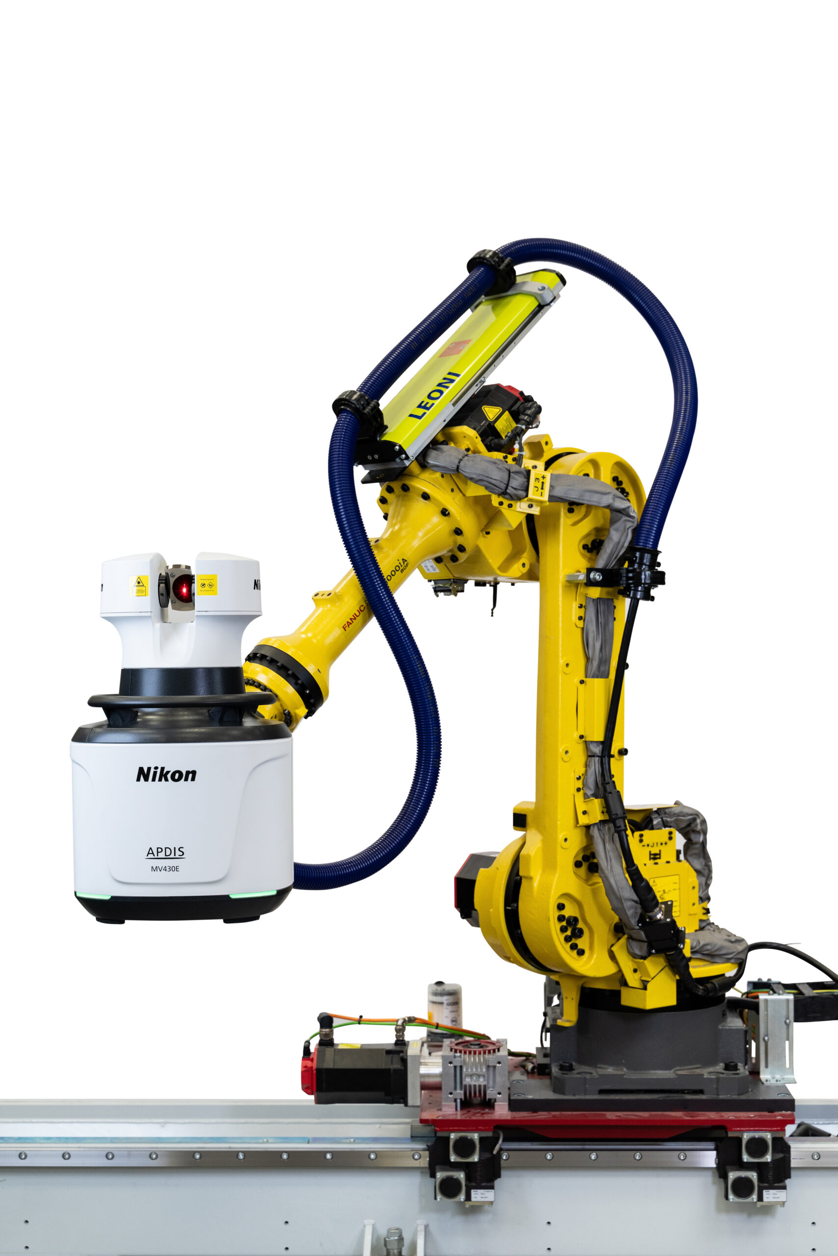 Nikon's APDIS Laser Radar an einem Robot auf Schienen für Inline-Anwendungen.